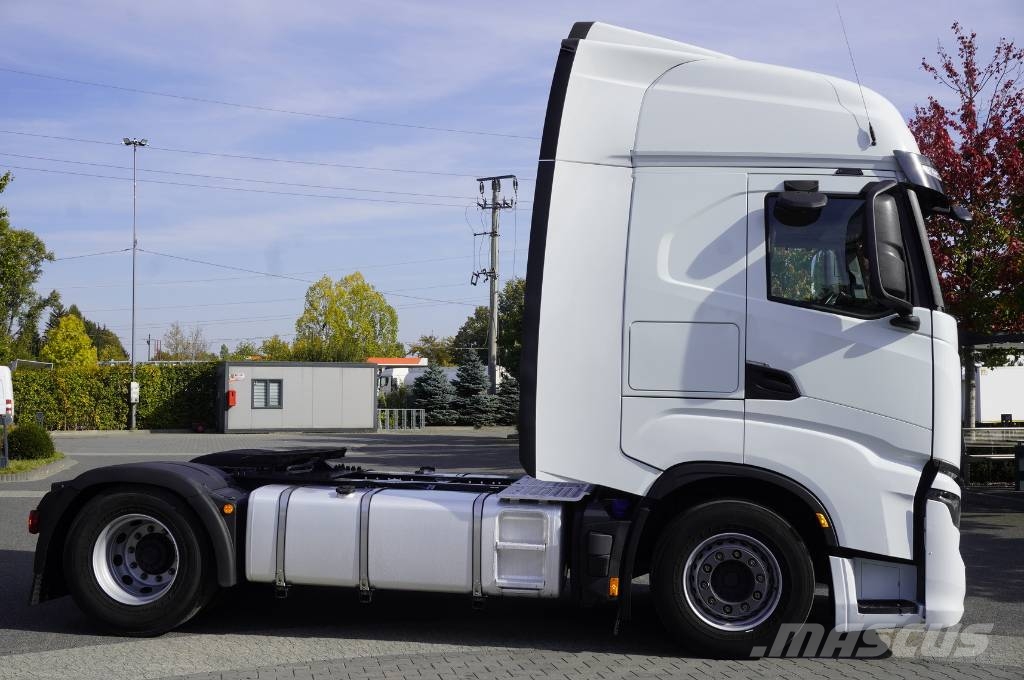 Iveco S-Way 500 tractor unit / 2025 / 100 tho. km! Vlačilci