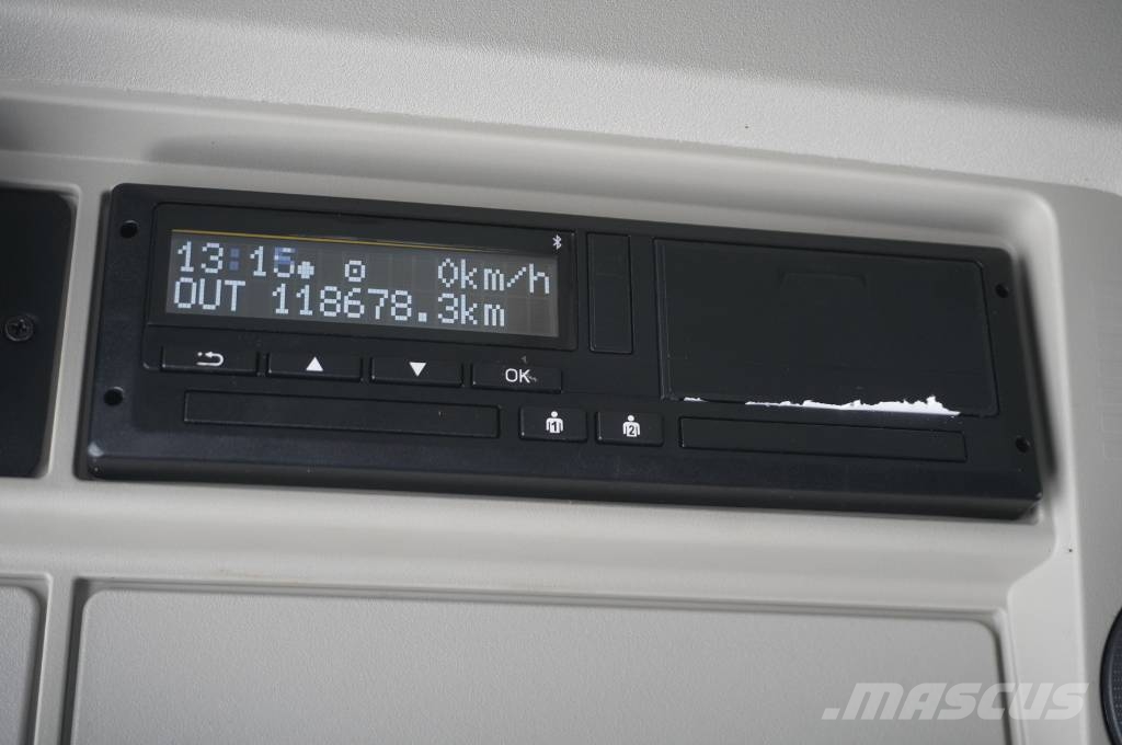 Iveco S-Way 500 tractor unit / 2025 / 100 tho. km! Vlačilci