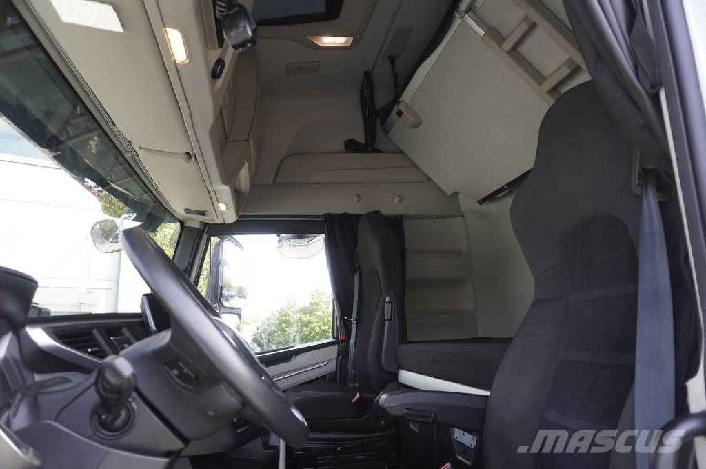 Iveco S-Way 500 tractor unit / 2025 / 100 tho. km! Vlačilci