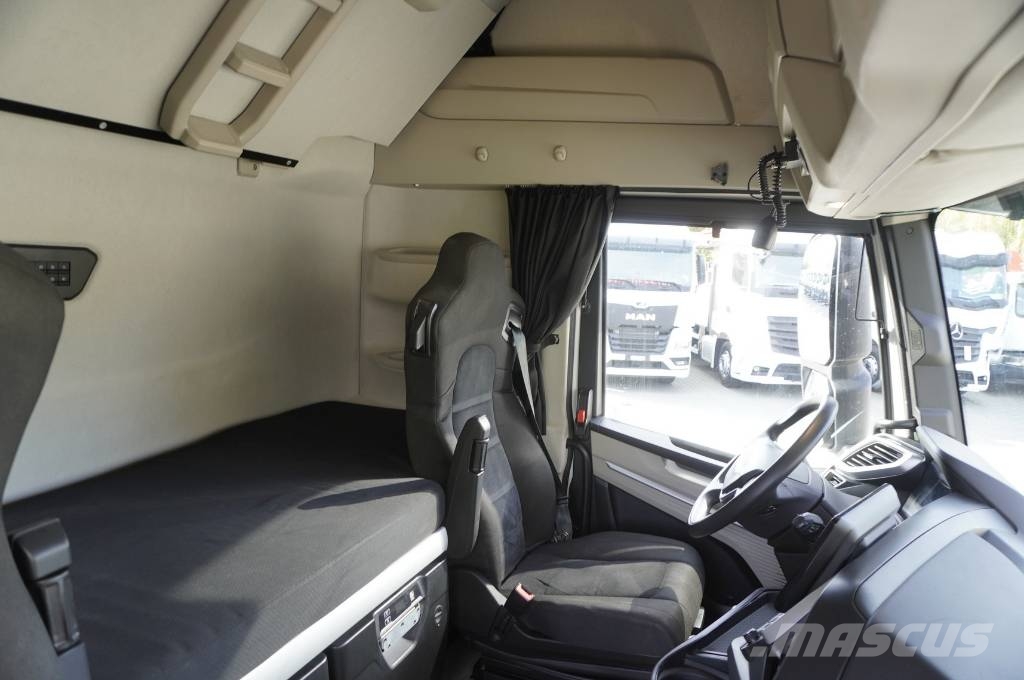 Iveco S-Way 500 tractor unit / 2025 / 100 tho. km! Vlačilci