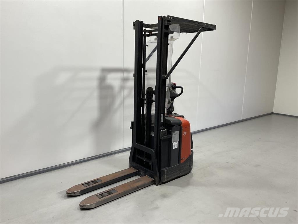 BT SPE 125 Empilhadeiras autopropelidas