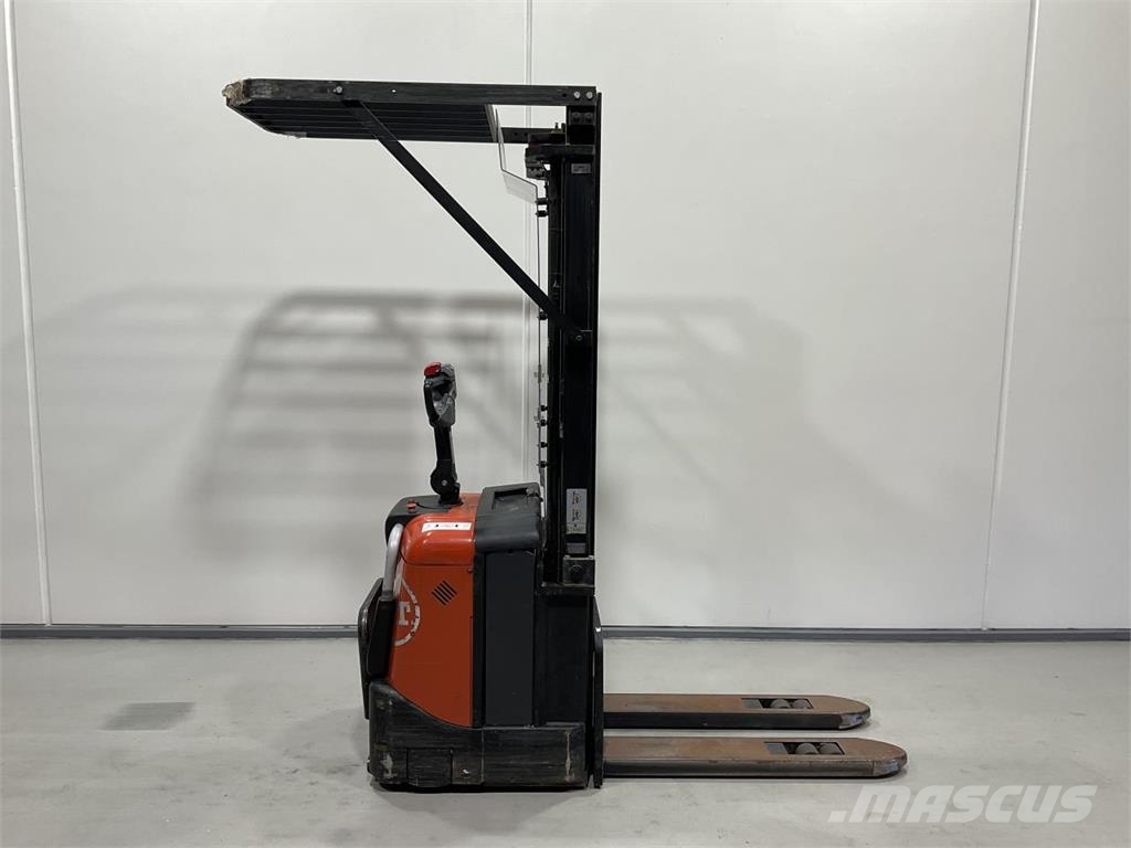 BT SPE 125 Empilhadeiras autopropelidas