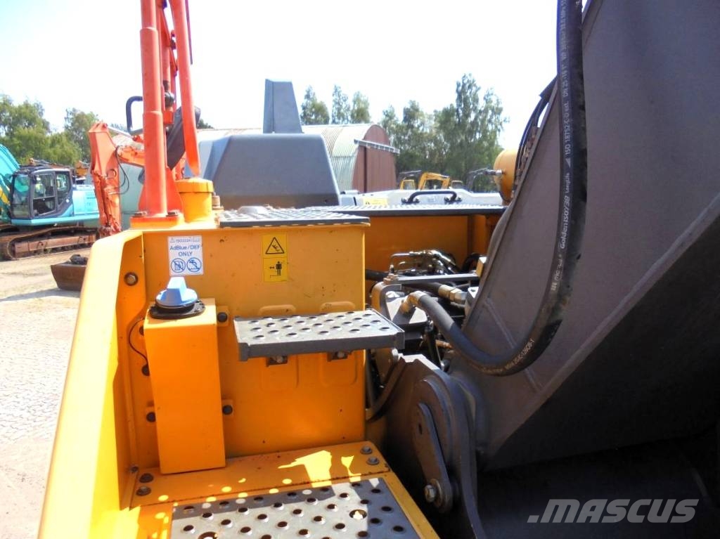 Volvo EC 220 E L Beltegraver