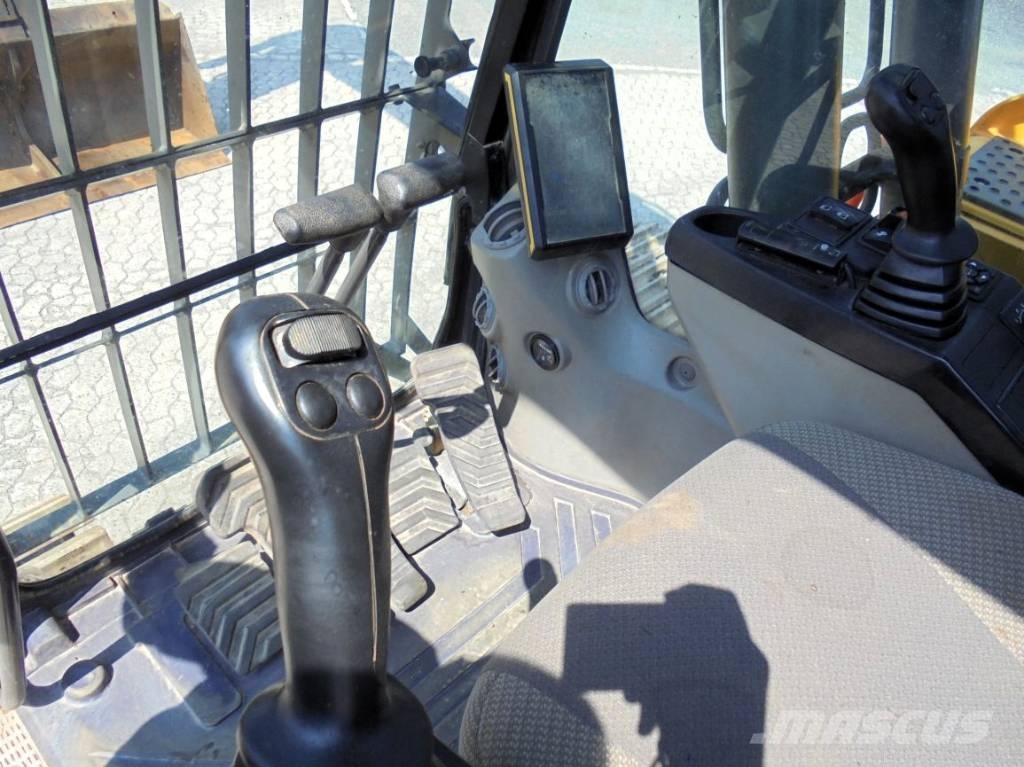 Volvo EC 220 E L Beltegraver