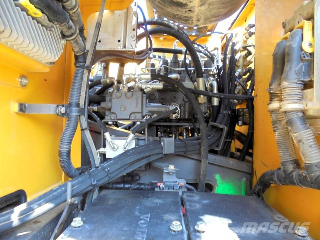 Volvo EC 220 E L Beltegraver