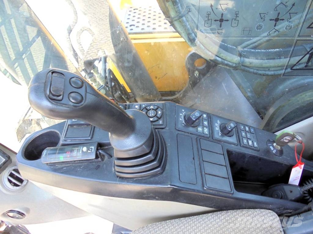 Volvo EC 220 E L Beltegraver