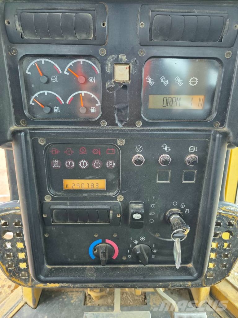 CAT D 6 N XL 履帶推土機