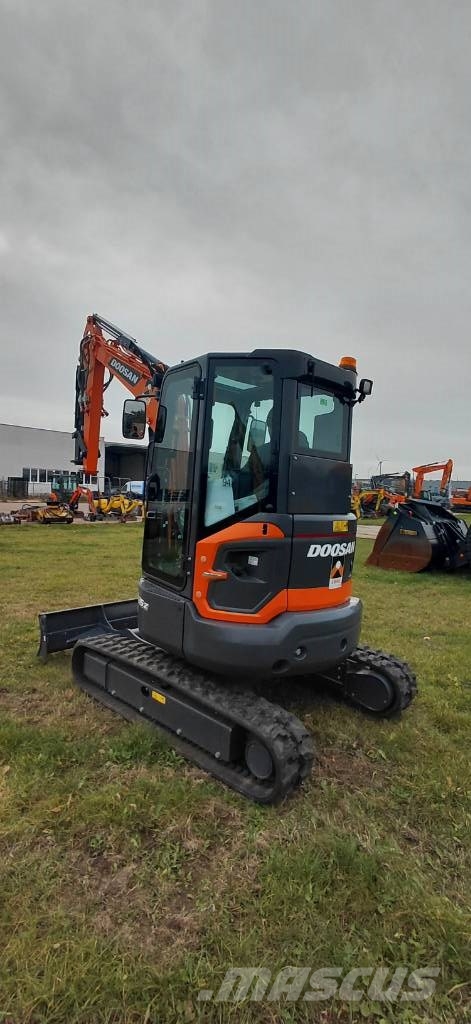 Develon DX 35 Z-7 Мини екскаватори < 7 т