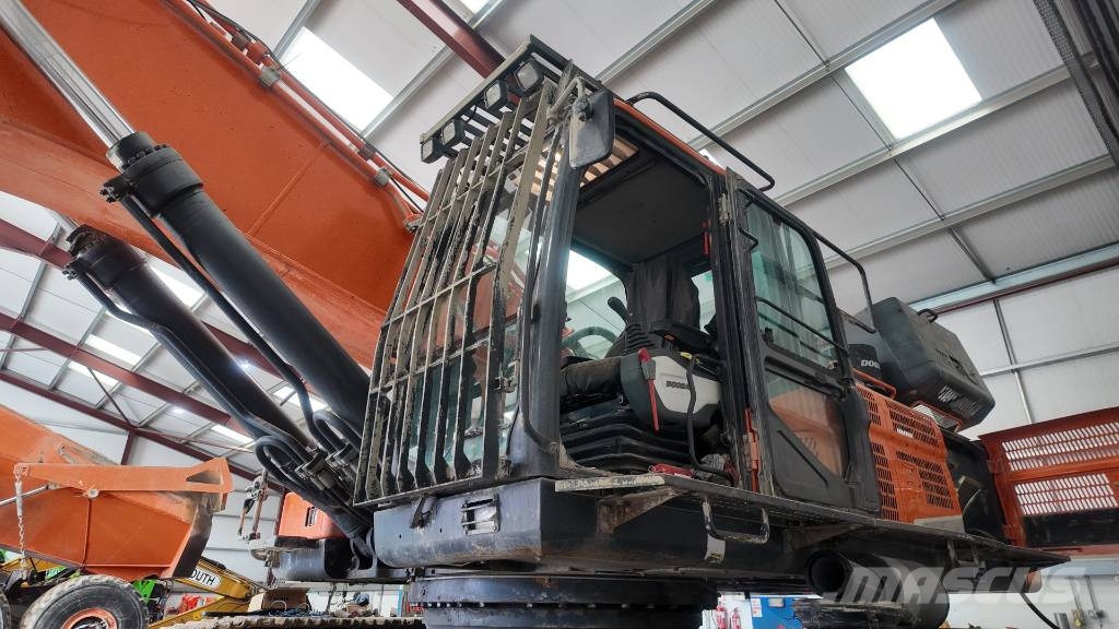 Doosan DX 530 LC-5 Gravemaskiner på larvebånd