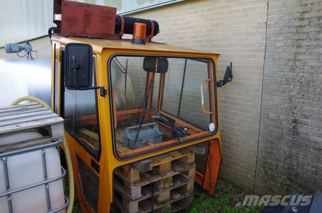 Nissan FV02 pushback truck Other