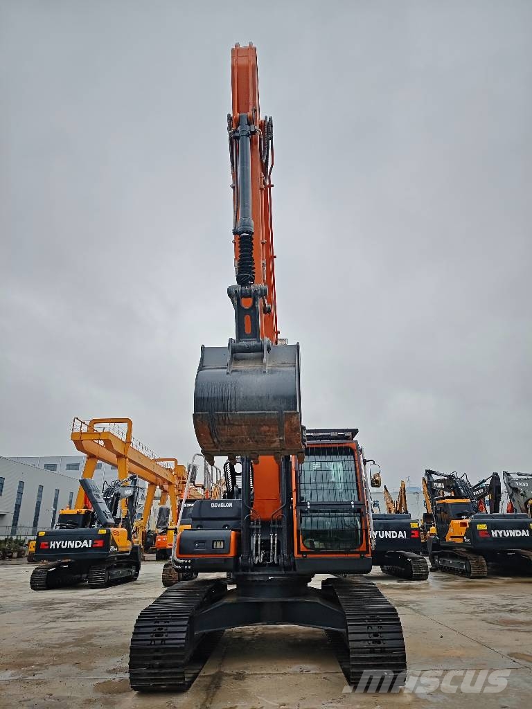 Hyundai HX 225 HD Raupenbagger