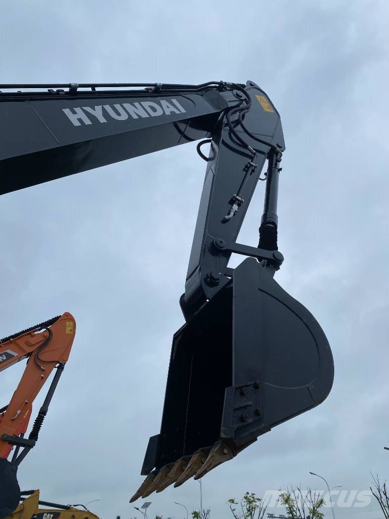 Hyundai HX 225 HD Raupenbagger