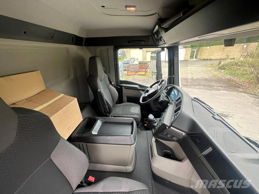 MAN TGS 33.440 MAN TGS 33.440 6x4 HIAB 228-4 All-Terrain-Krane