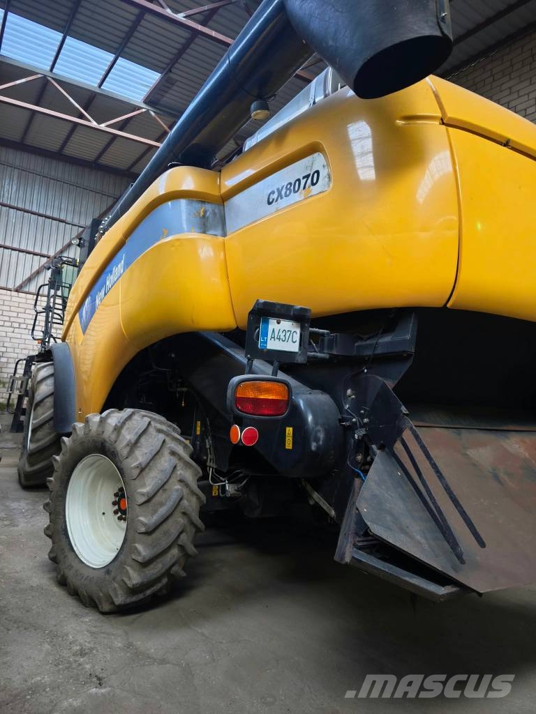 New Holland CX 8070 Mietitrebbiatrici