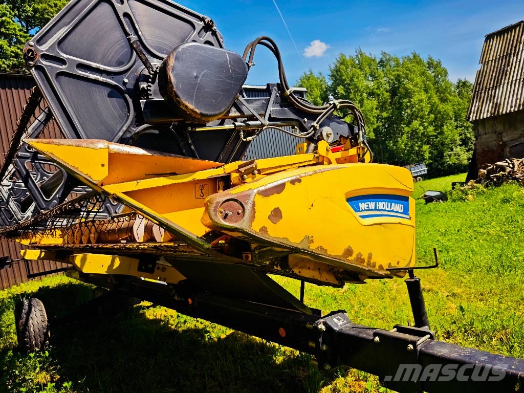 New Holland CX 8070 聯合收穫機