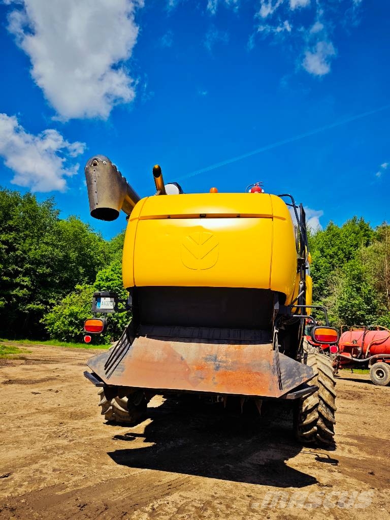 New Holland CX 8070 聯合收穫機