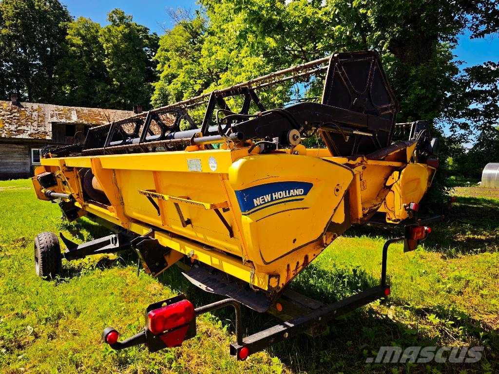 New Holland CX 8070 聯合收穫機