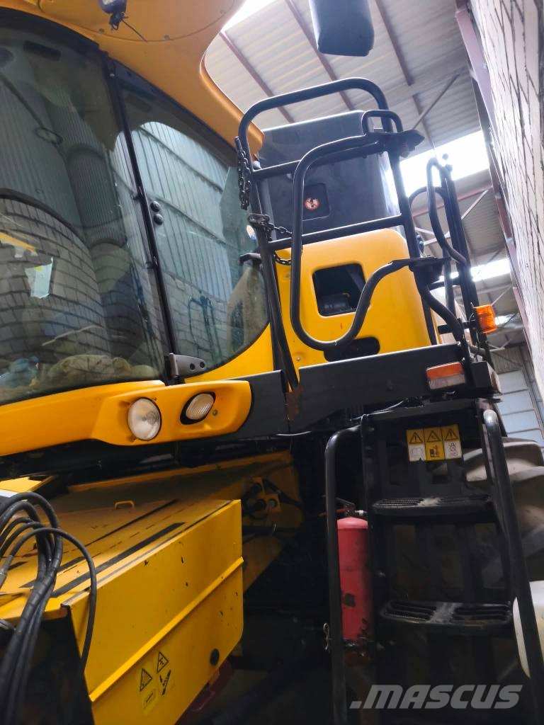 New Holland CX 8070 Mietitrebbiatrici