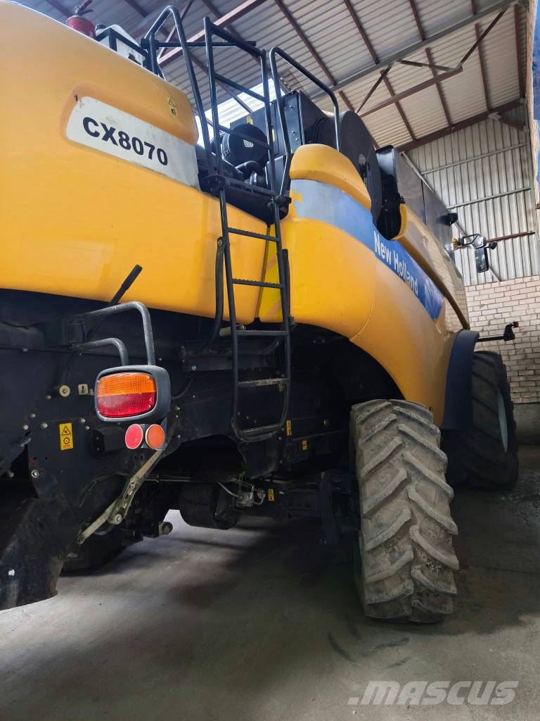 New Holland CX 8070 Mietitrebbiatrici