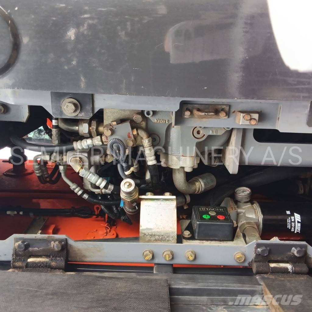 Hitachi ZX 225 US LC-5 대형 굴삭기 29톤 이상