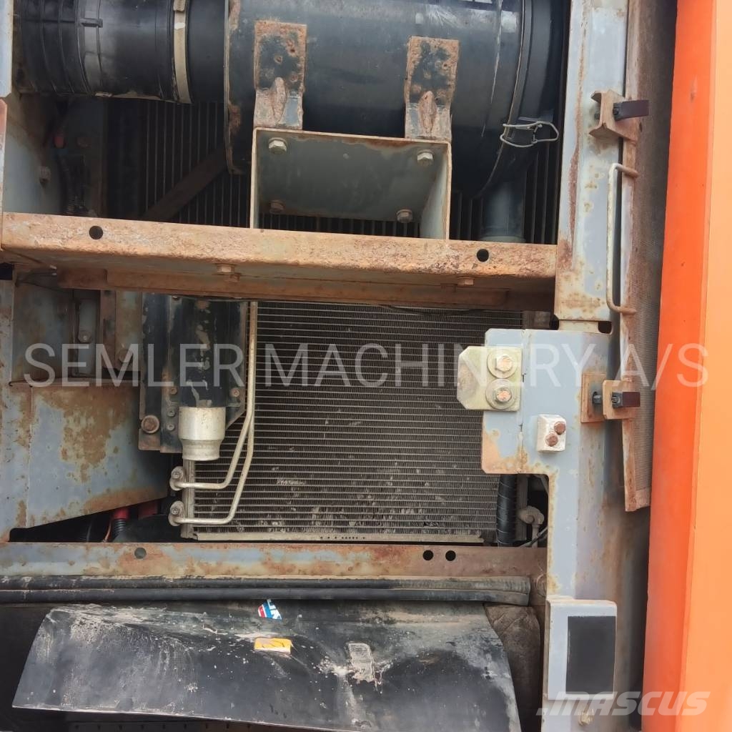 Hitachi ZX 225 US LC-5 대형 굴삭기 29톤 이상