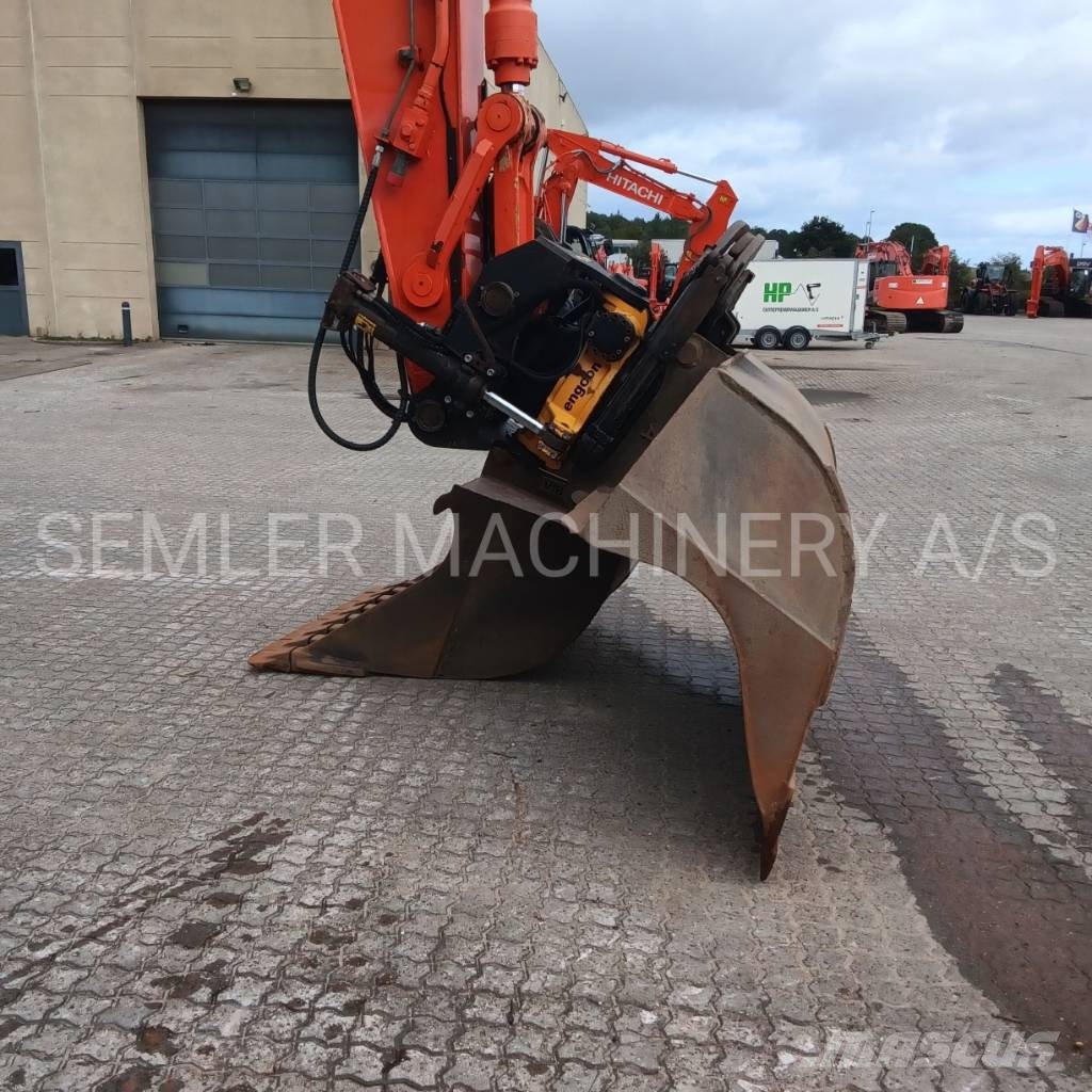 Hitachi ZX 225 US LC-5 대형 굴삭기 29톤 이상