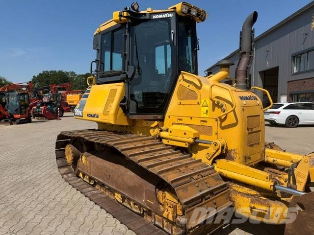 Komatsu D 51 PXi-24 Buldozer sobre oruga