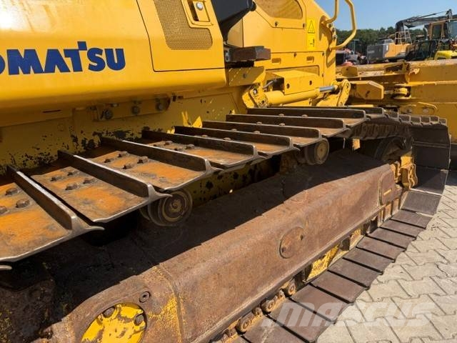 Komatsu D 51 PXi-24 Buldozer sobre oruga