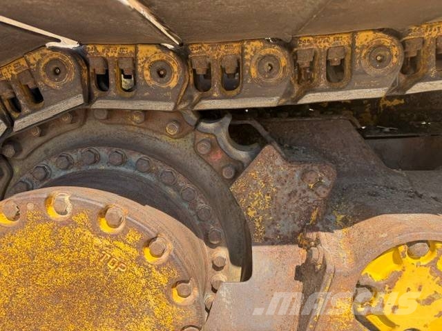 Komatsu D 51 PXi-24 Buldozer sobre oruga