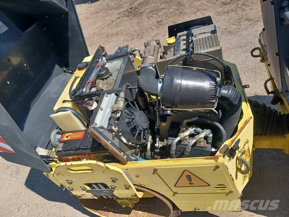 Bomag BW 100 AD-3 Rolos compactadores de tambor duplo