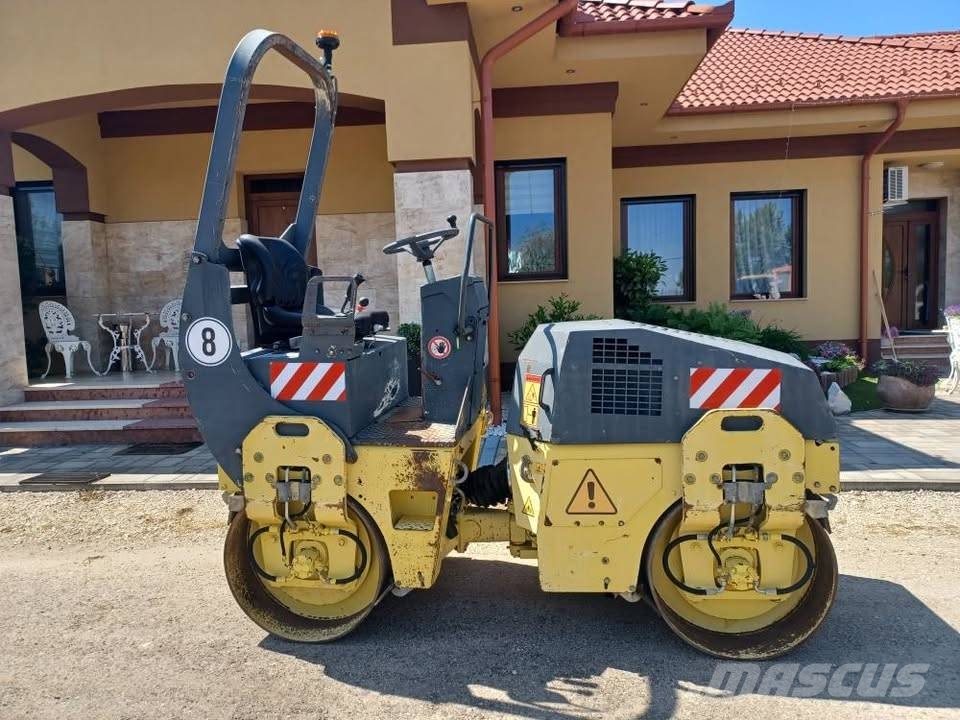 Bomag BW 100 AD-3 Rolos compactadores de tambor duplo