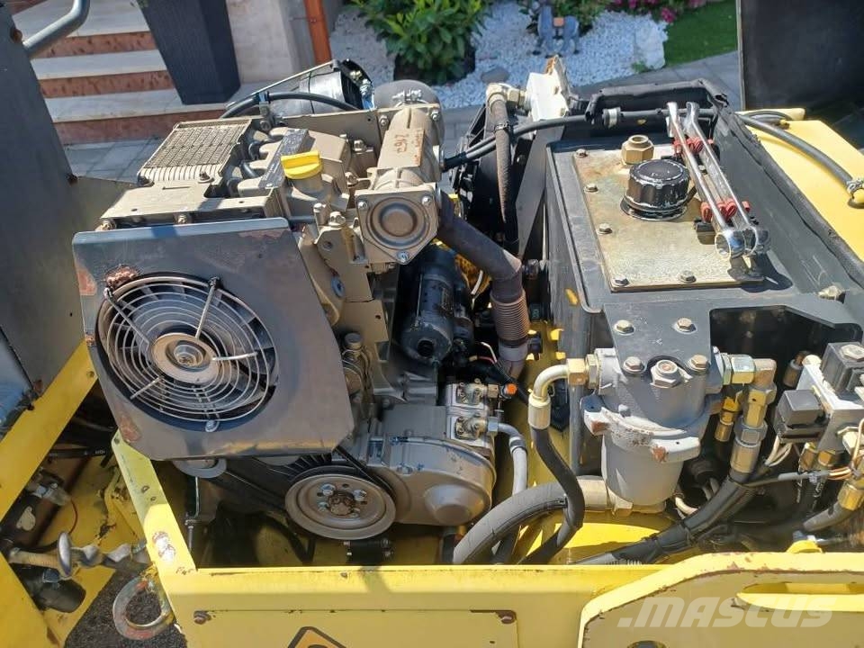 Bomag BW 100 AD-3 Rolos compactadores de tambor duplo