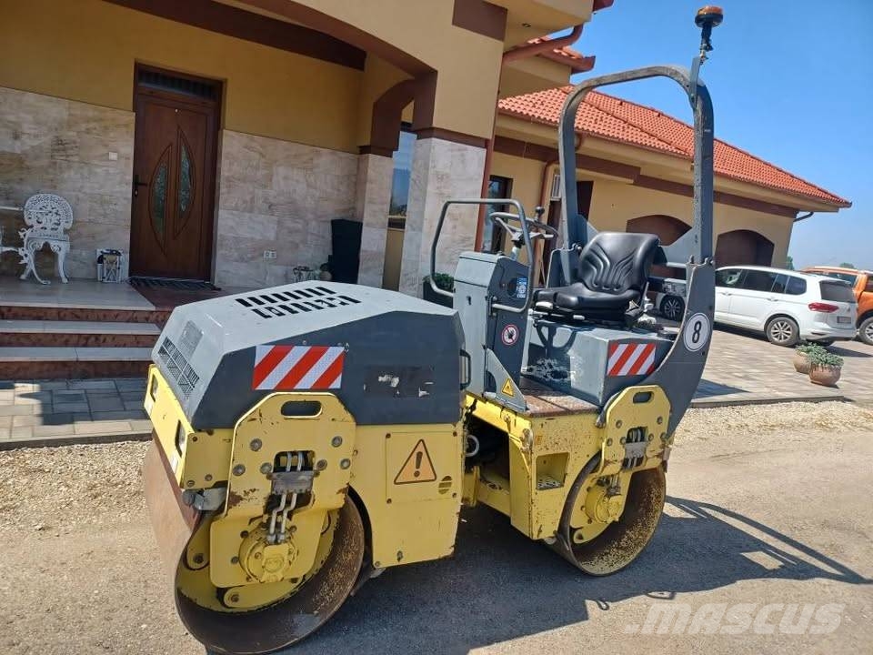 Bomag BW 100 AD-3 Rolos compactadores de tambor duplo