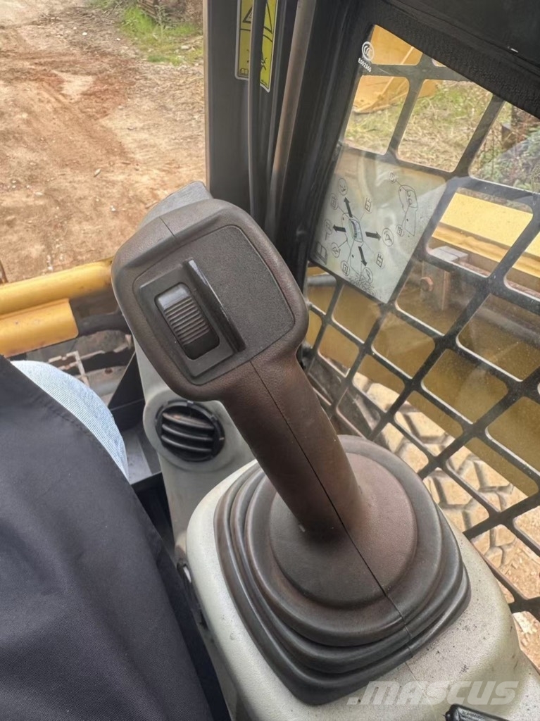 CAT 246 C Φορτωτάκια
