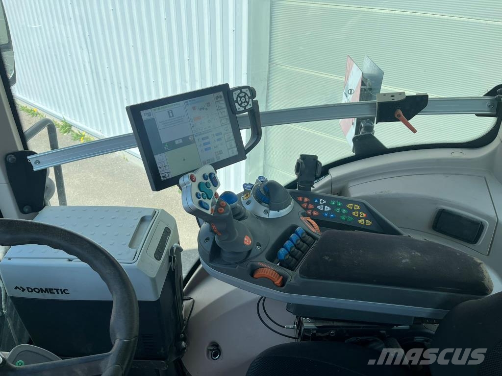 Fendt 826 VARIO PROFI + Traktorer