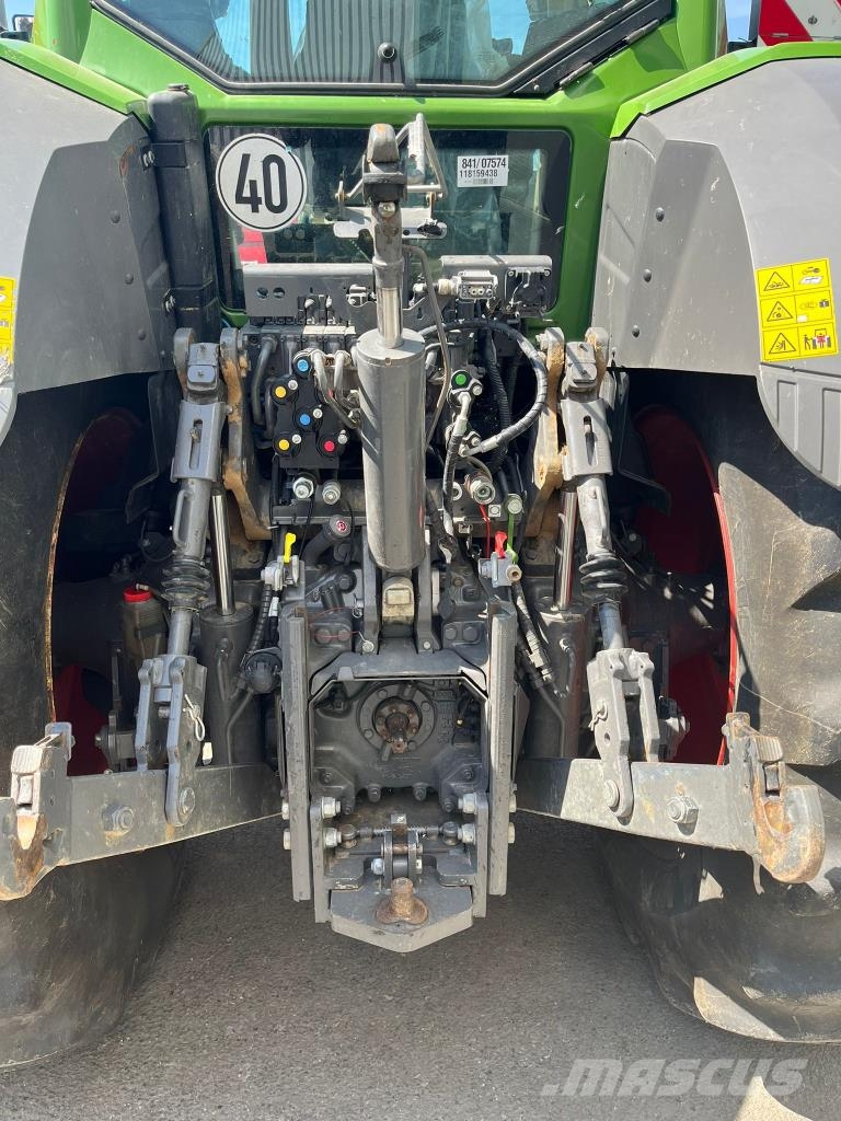 Fendt 826 VARIO PROFI + Traktorer