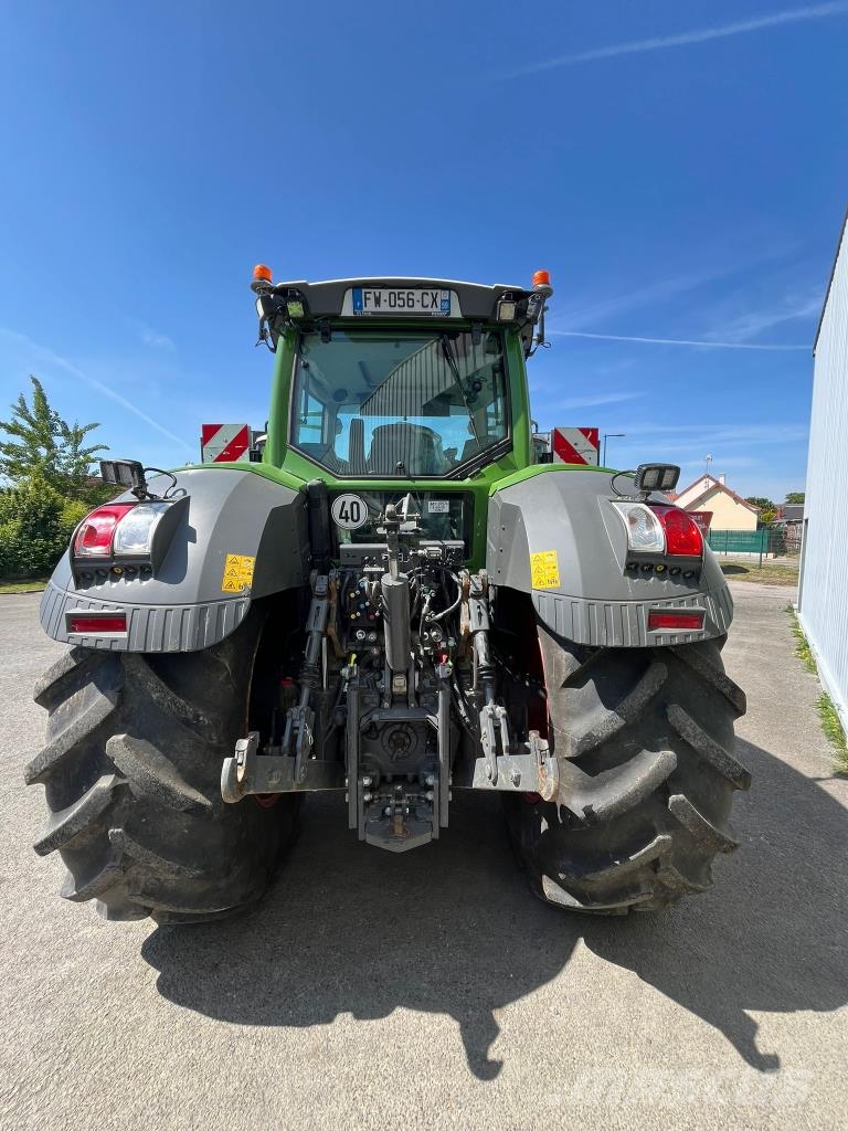 Fendt 826 VARIO PROFI + Tractors