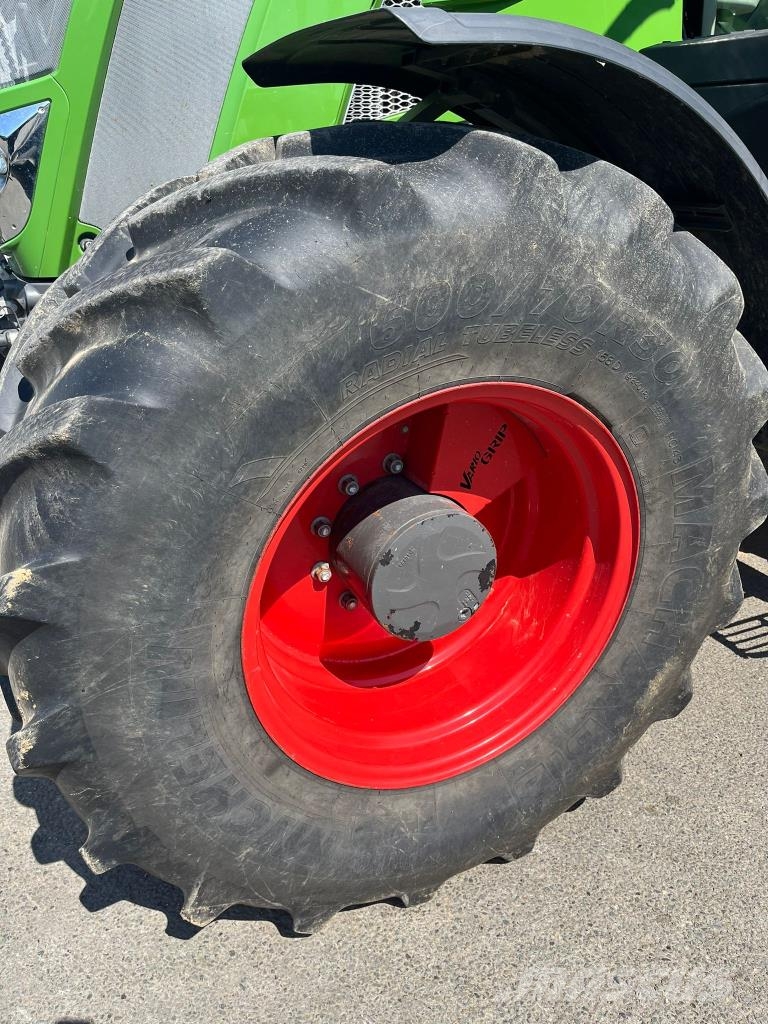Fendt 826 VARIO PROFI + Traktorer