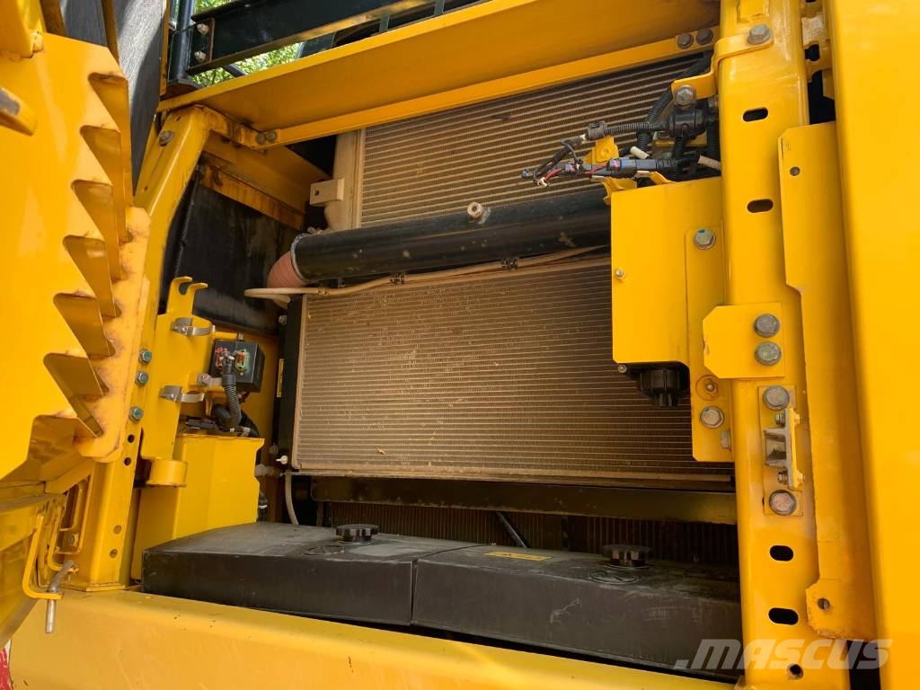 Komatsu HB365LC-3 Hybrid Bagri goseničarji