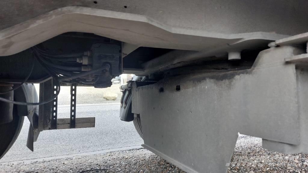 AMT 2 akslet city-gardintrailer med lift Semi-trailer med Gardinsider