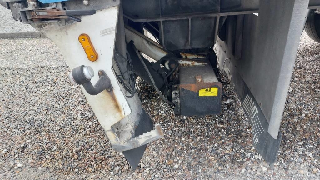AMT 2 akslet city-gardintrailer med lift Semi-trailer med Gardinsider
