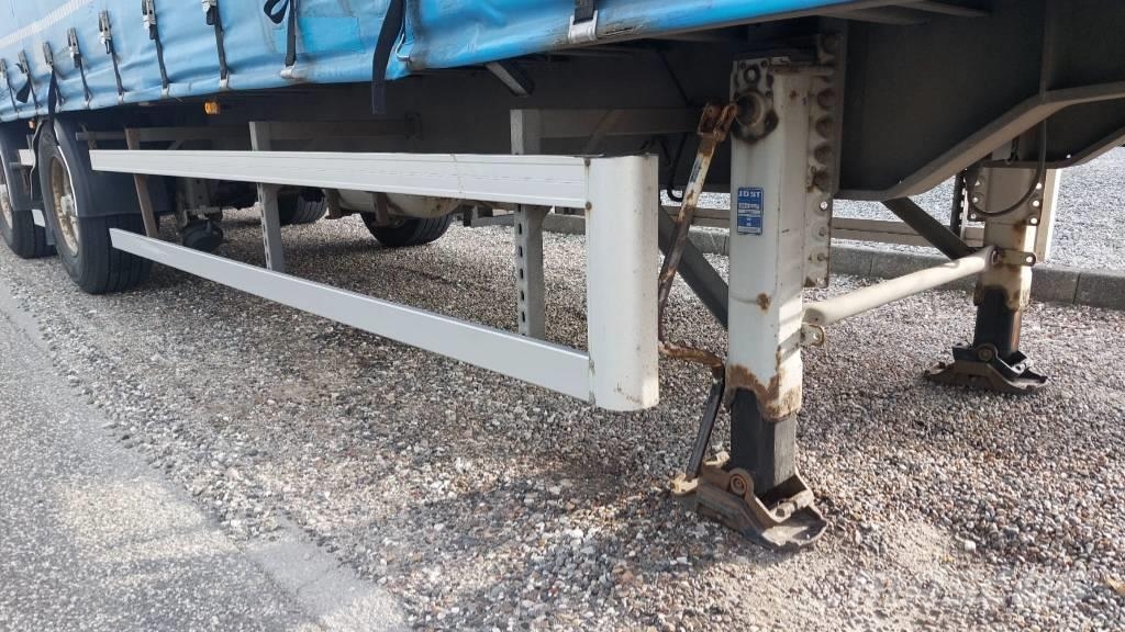 AMT 2 akslet city-gardintrailer med lift Semi-trailer med Gardinsider