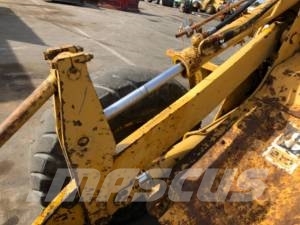 CAT 910 Rataslaadurid