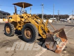 CAT 910 Rataslaadurid