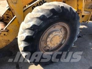 CAT 910 Rataslaadurid