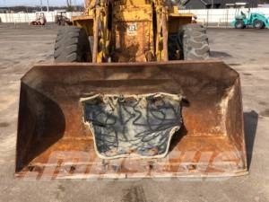 CAT 910 Rataslaadurid