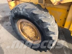CAT 910 Rataslaadurid