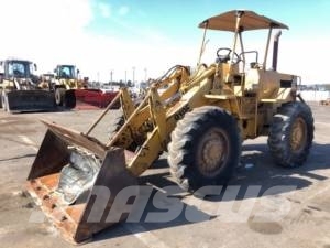 CAT 910 Rataslaadurid