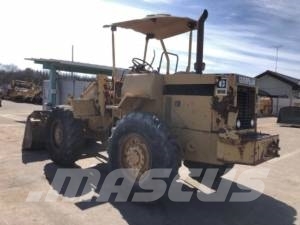 CAT 910 Rataslaadurid
