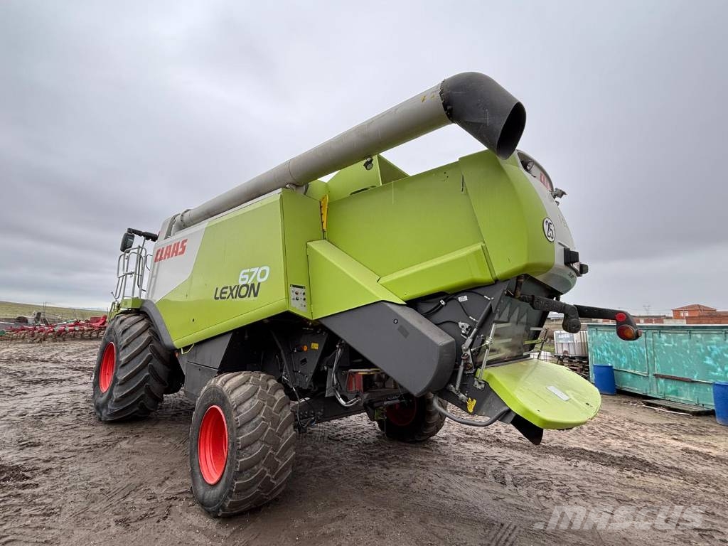 CLAAS Lexion 670 M Kombinované zberacie stroje